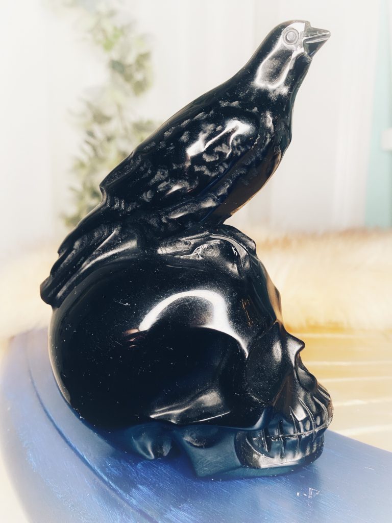 Berenices Obsidian skull messenger